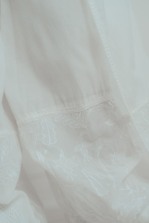 慵懶刺繡片裙褲｜米白